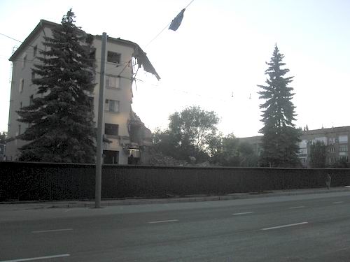 В Донецке снесли «Дружбу». От здания остались руины. Фото: ostro.org