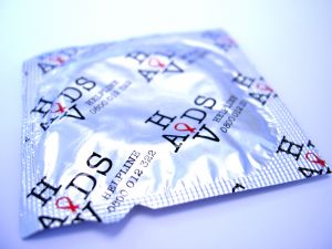 Эксперты рекомендуют до брака воздерживаться от секса, хранить верность своему партнеру и пользоваться контрацепцией. Фото: www.sxc.hu
