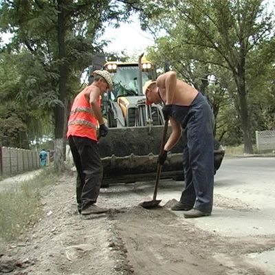 Деньги на ремонт дороги выделили из государственного бюджета. Фото: http://union.makeevka.com