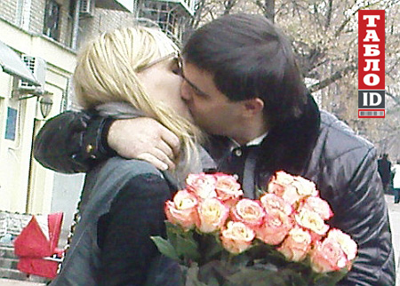 Первый поцелуй молодожен. Фото: http://tabloid.pravda.com.ua
