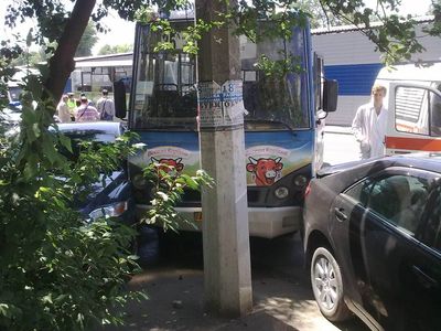В ДТП попал маршрутный автобус. Фото: http://donbass.ua