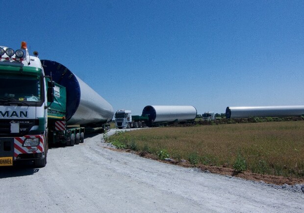 Турбины привезли для крупнейшей ветрянной электростанции Украины. Фото: Винд Пауэр