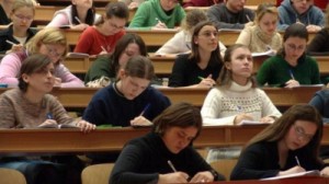 И без того маленькую стипендия студенты теперь получают частями. Фото с сайта moldova.ms.