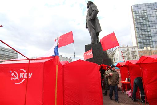 Новость - События - Как живут "революционные площади" Донецка в спокойные дни?