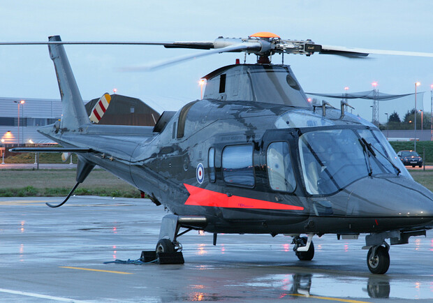 Личный вертолет - это дорого, но бизнесмен Тарута может себе его позволить. Фото с сайта challoner.com