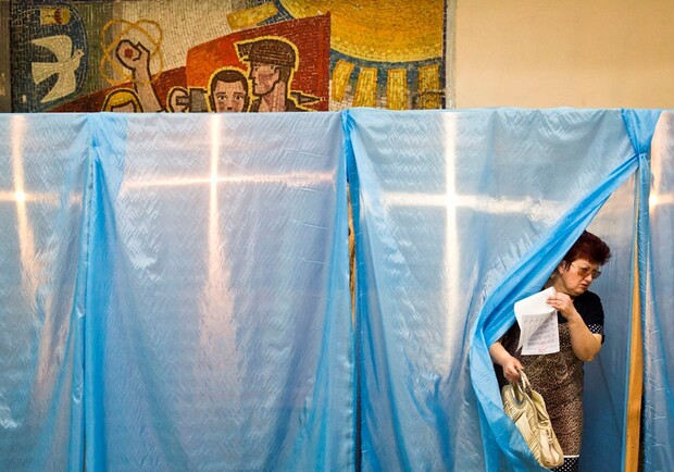 Тысячи жителей Донбасса все же смогли проголосовать. Фото Евгения Фельдмана 
