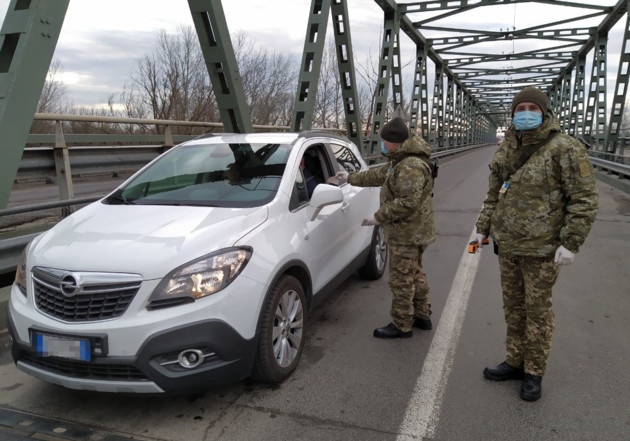 Новость - События - Распространение коронавируса: на границах Украины начали проверять водителей