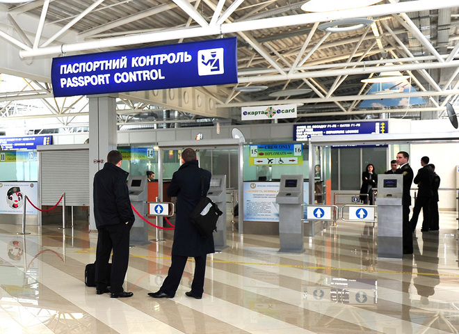 Новость - События - "В самолет никто не пришел": киевлянка, прилетевшая из Рима, рассказала о проверках в Борисполе