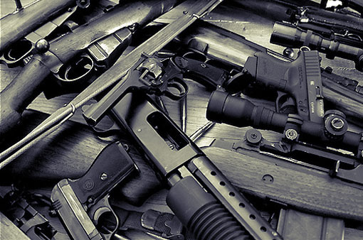 У украинцев потребовали сдать оружие, неоформленное законно. Фото с сайта dneprlife.com