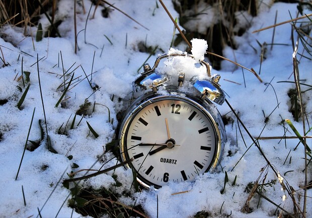 Когда украинцам нужно перевести стрелки часов. Фото: Pixabay