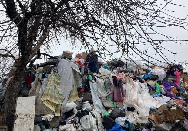 Как на Небесной Сотни убирают горы мусора. Фото: https://zmist.pl.ua/