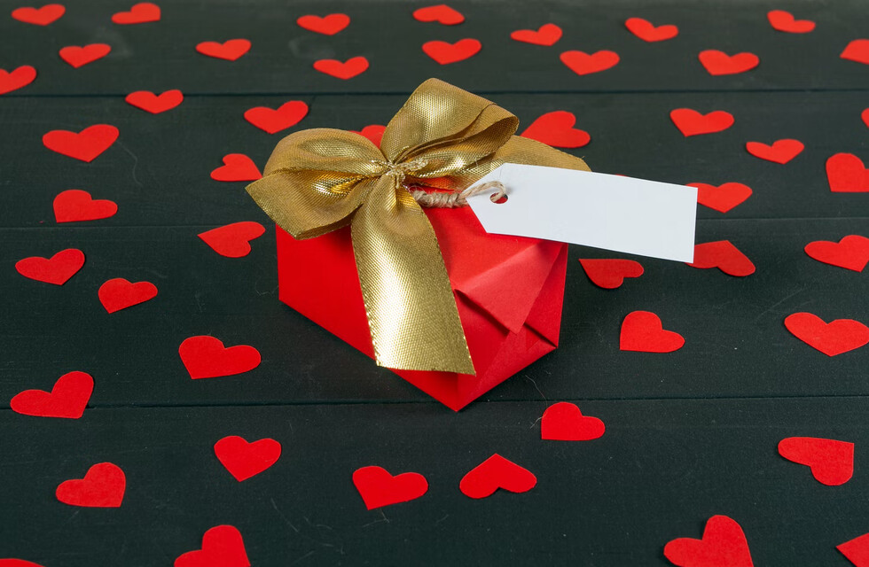 Что подарить любимому человеку на День влюбленных: подборка идей. 