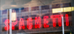 В Киеве коммунальщики проверяют бизнес, который не выключает освещение