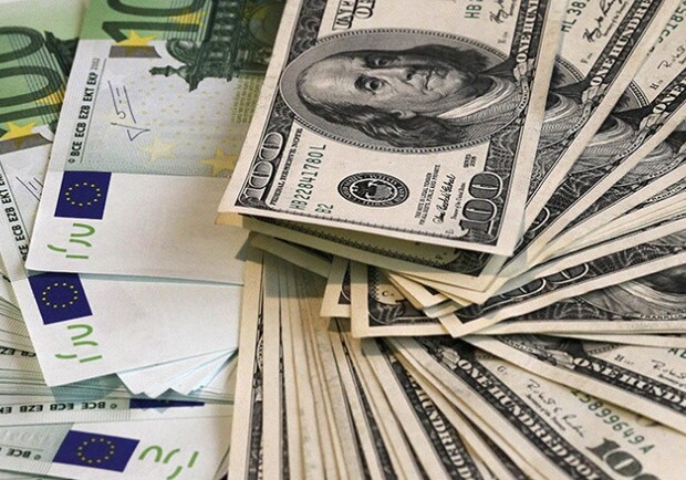 Курс валют в Україні 31 травня 2023 року: скільки коштує долар і євро. 