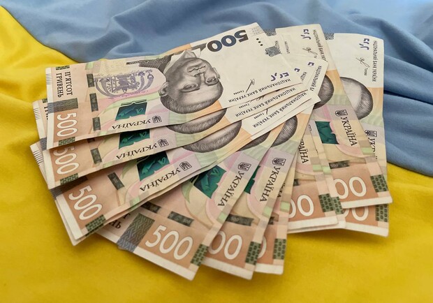 Шмыгаль рассказал, какой будет минимальная зарплата в Украине в 2024 году -
