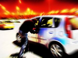 17-летний воришка угнал автомобиль от дома потерпевшей. Фото: www.sxc.hu