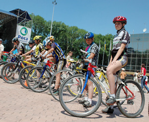Вопреки расхожему мнению, автолюбители считают велосипедистов довольно дисциплинированными участниками движения. Фото К.Буновский