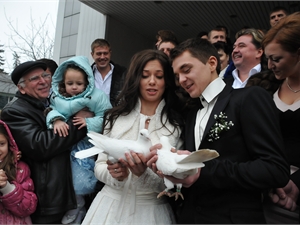 11.11.11 в Донецке женился крестник Людмилы Янукович. Фото Константина Буновского с сайта kp.ua