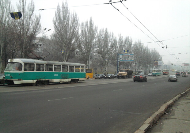 Новость - Транспорт и инфраструктура - В центре Донецка застряли десятки трамваев – нет света