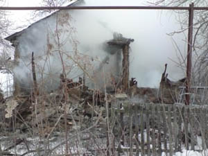 Возник пожар в частном одноэтажном жилом доме. Фото: пресс-служба МЧС Донецкой области