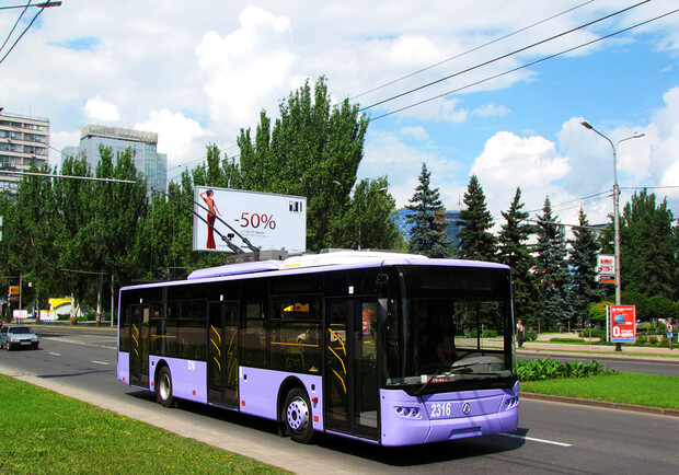 Фанаты Евро-2012 будут ездить в троллейбусах и трамваях Донецка бесплатно. Фото: Роман-Стефаний Дзюбан 