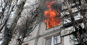 В Кировском районе Макеевки случился пожар в квартире на первом этаже одноэтажного жилого дома. Фото: spb.russiaregionpress.ru