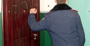 За долги описывают имущество и имеют право взломать дверь в квартиру. Фото: http://donetsk.life.dn.ua