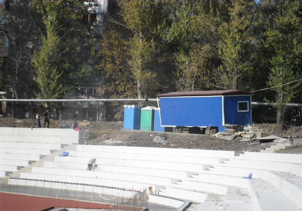 В Кировском районе строят стадион, где будут метать копья и диски. Фото: Влад Беспалов