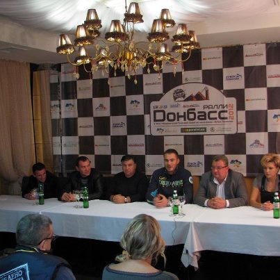 Виктор-Янукович одобрил проведение новых гонок в Донбассе. Фото: glavcom.ua