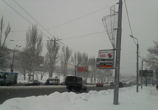 Ленинский проспект, на котором пробки стали традицией, сегодня практически пуст. Фото: Вгороде 