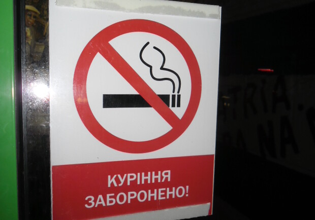 С 16 декабря в кафе и ресторанах полностью запрещено курение сигарет, электронных сигарет и кальянов. Фото: Влад Беспалов 