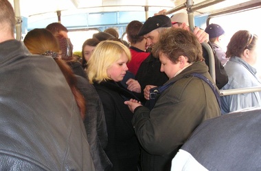 За проезд и трамваях и троллейбусах с 1 февраля придется платить больше. Фото: vashedelo.net