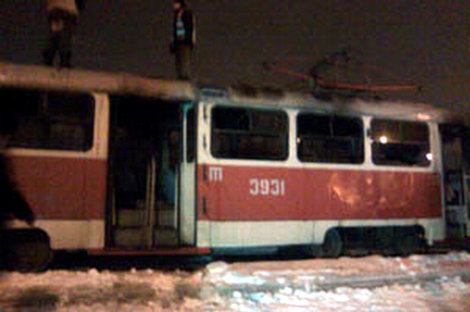 В Донецке горел трамвай с пассажирами. Фото: ostro.org