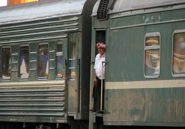 Картинки люди в поезде