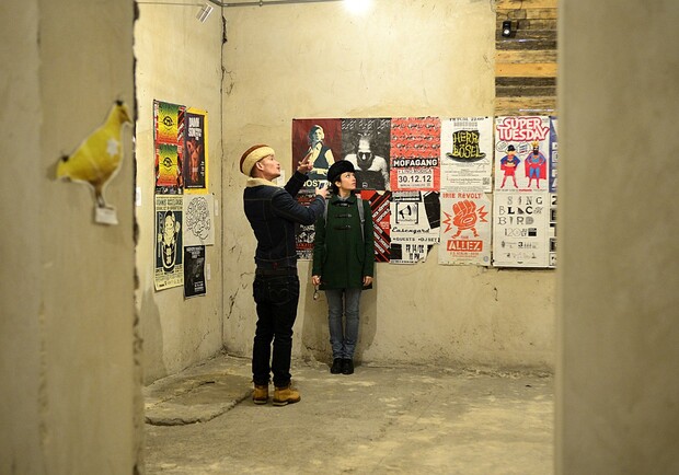 Выставка "Плакаты вещать запрещено". Фото с сайта izolyatsia.org
