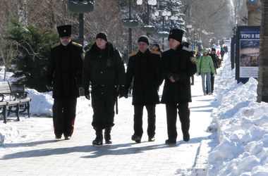 Правоохранители ничуть не против того, что их патрули пополнились общественными активистами. Фото с сайта segodnya.ua