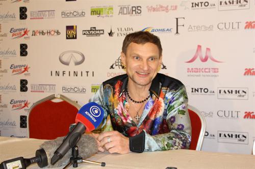 Олег Скрипка - и музыкант, и дизайнер. Фото КП