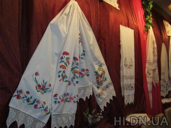 Традиционный украинский символ символизирует собой целцю вселенную. Фото с сайта hi.dn.ua.