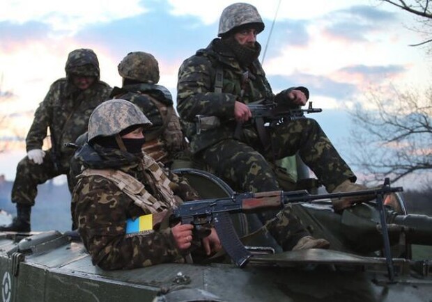 На данный момент среди украинских силовиков есть раненые, погибших нет. Фото с сайта sprotyv.info