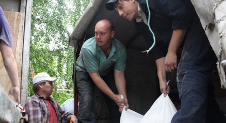 Из Донецка в Славянск отправили гуманитарный груз. Фото "Муниципальной газеты" 