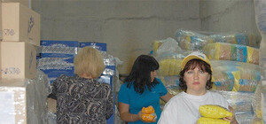 Штаб Ахметова прекратил выдачу детских наборов