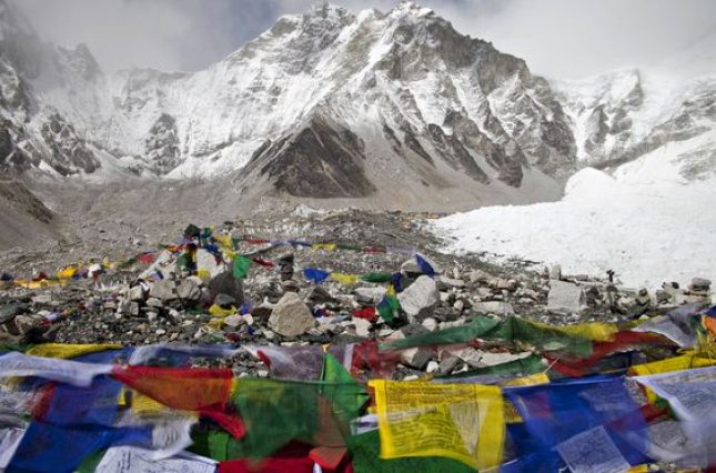 Новость - События - Покоряй другие вершины: из-за мусора Эверест временно закрыли для туристов