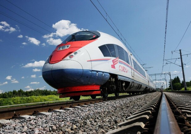 Скоростной поезд. Фото: www.novdelo.ru