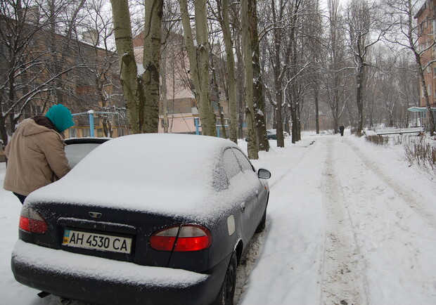 Новость - События - «Машины-щетки» спасают Донецк от снега 