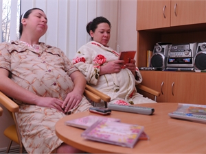Мамочки рожают под музыку. Фото Константина БУНОВСКОГО. kp.dn.ua